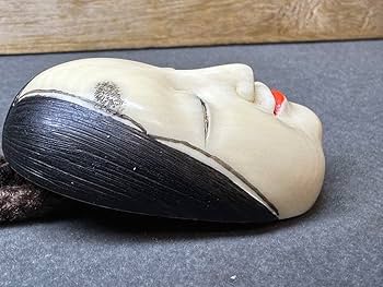 極上　根付　和装小物　古美術品　 置物　彫刻 細密細工　骨董　アンティーク Amazon.co.jp: 極上 根付 小面 和装小物 古美術 置物 彫刻 細密
